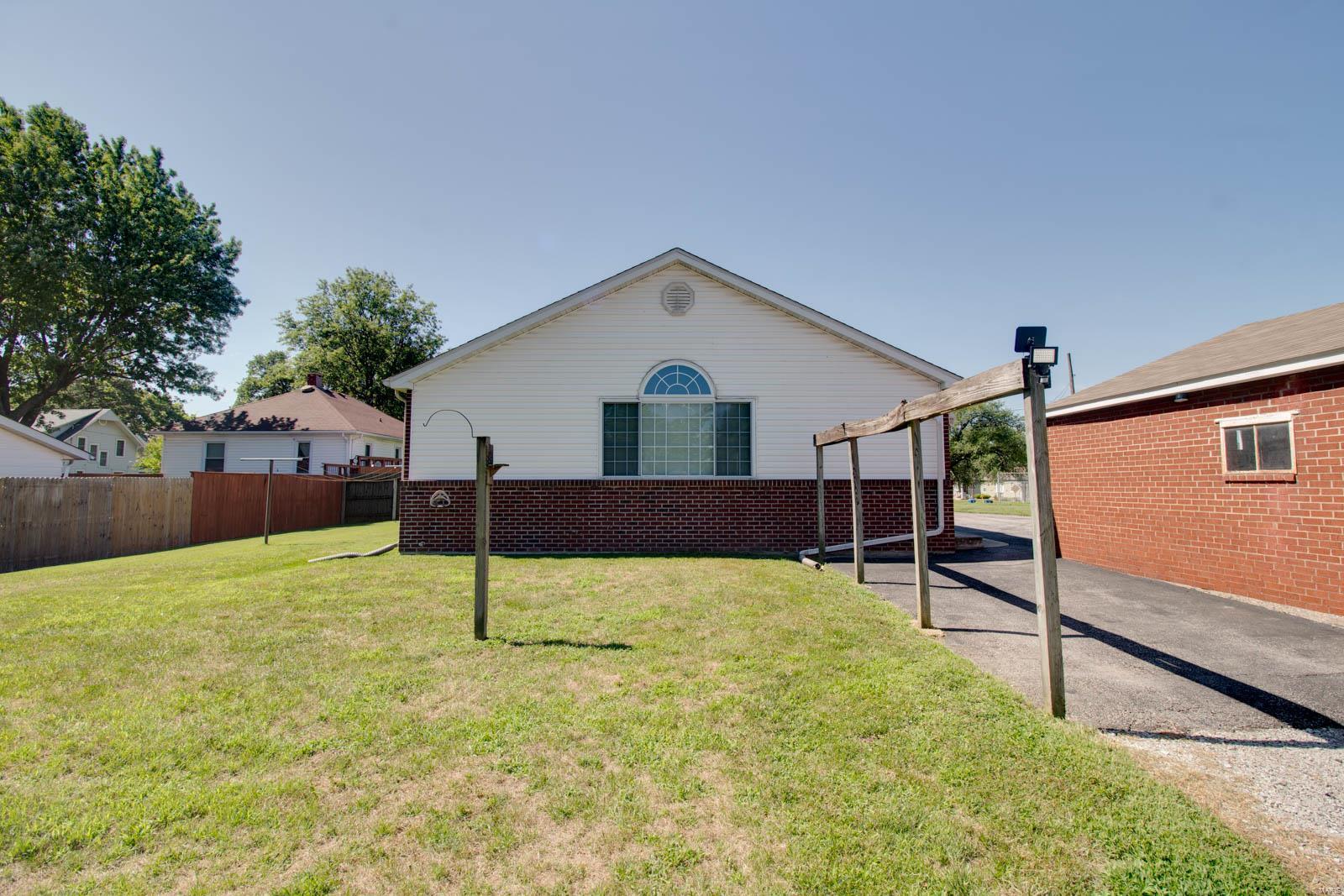 675 East Edwardsville Road Wood River, IL 62095 - Photo 28 of 32 Gallery Image 28