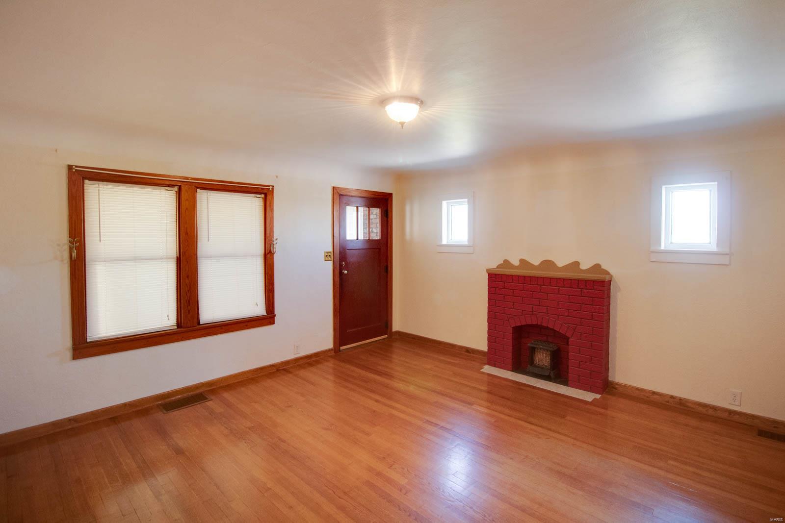 675 East Edwardsville Road Wood River, IL 62095 - Photo 7 of 32 Gallery Image 7