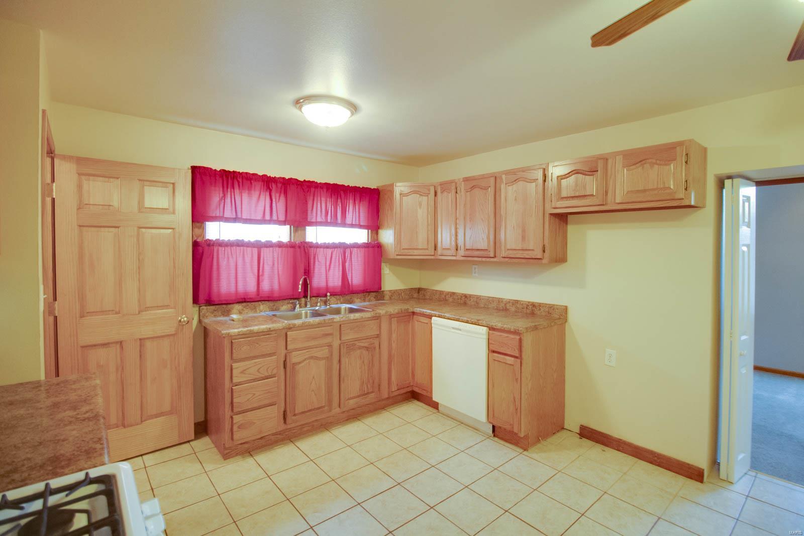 675 East Edwardsville Road Wood River, IL 62095 - Photo 10 of 32 Gallery Image 10