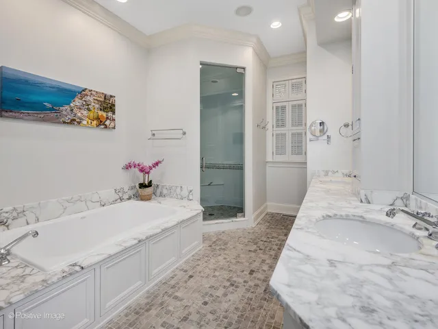 $2,100,000 | 401 West Birchwood Road, Hinsdale, IL 60521