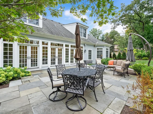 $2,100,000 | 401 West Birchwood Road, Hinsdale, IL 60521