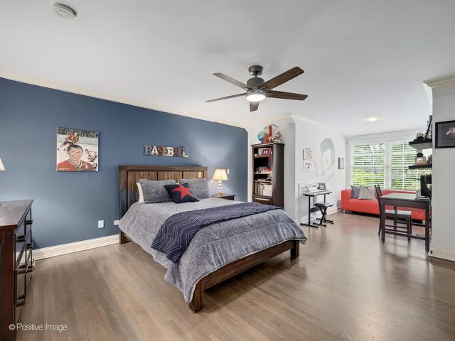 $2,100,000 | 401 West Birchwood Road, Hinsdale, IL 60521