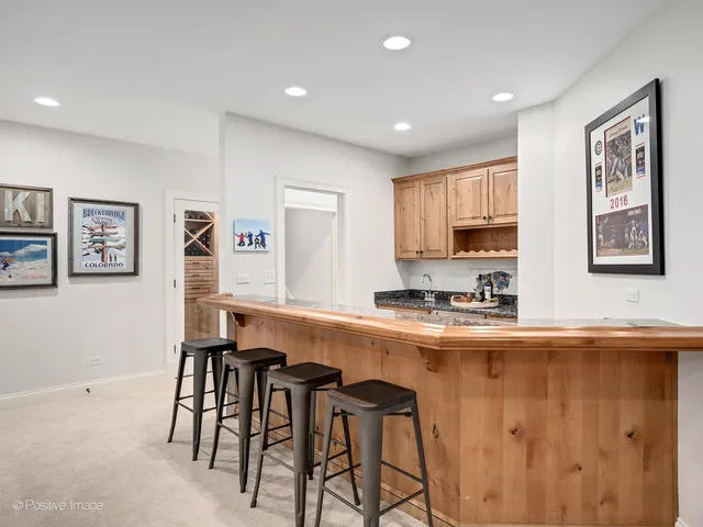 $2,100,000 | 401 West Birchwood Road, Hinsdale, IL 60521