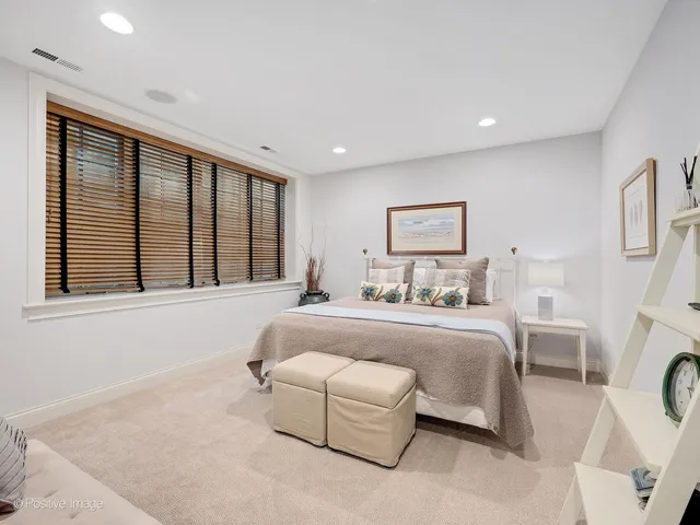 $2,100,000 | 401 West Birchwood Road, Hinsdale, IL 60521