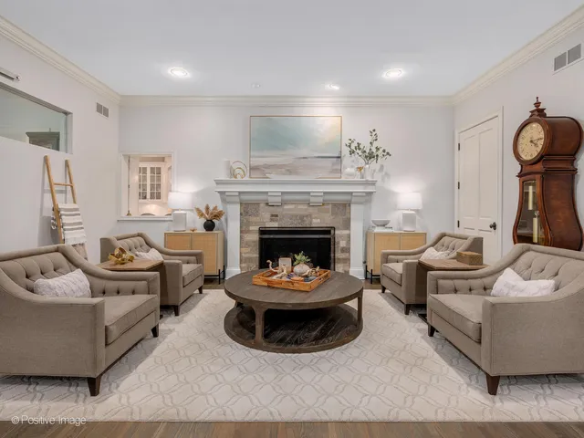 $2,100,000 | 401 West Birchwood Road, Hinsdale, IL 60521