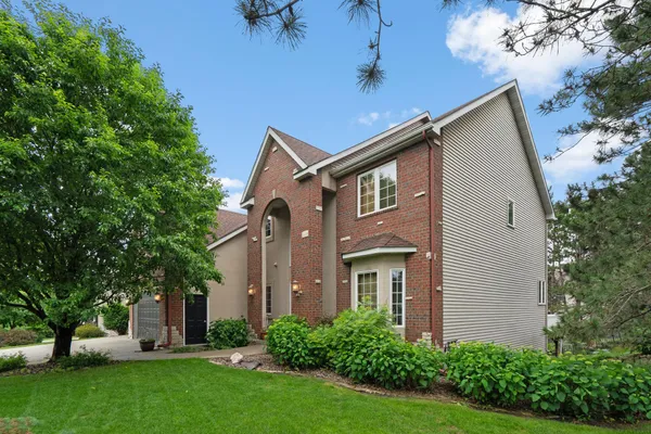 $1,000,000 | 8197 Drexel Court, Eden Prairie, MN 55347