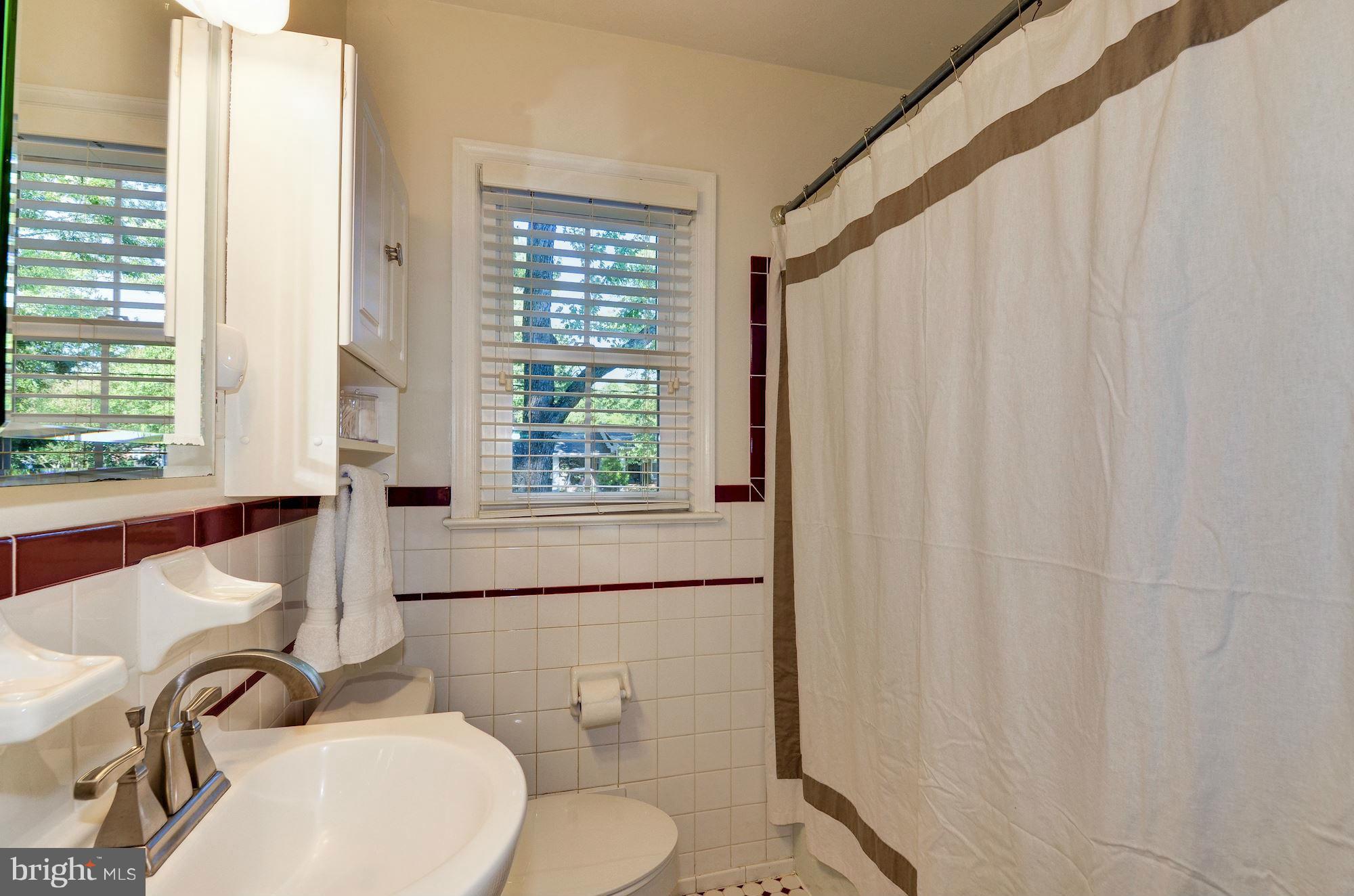 7916 New Market Road Alexandria, VA 22308 - Photo 19 of 30 Bath