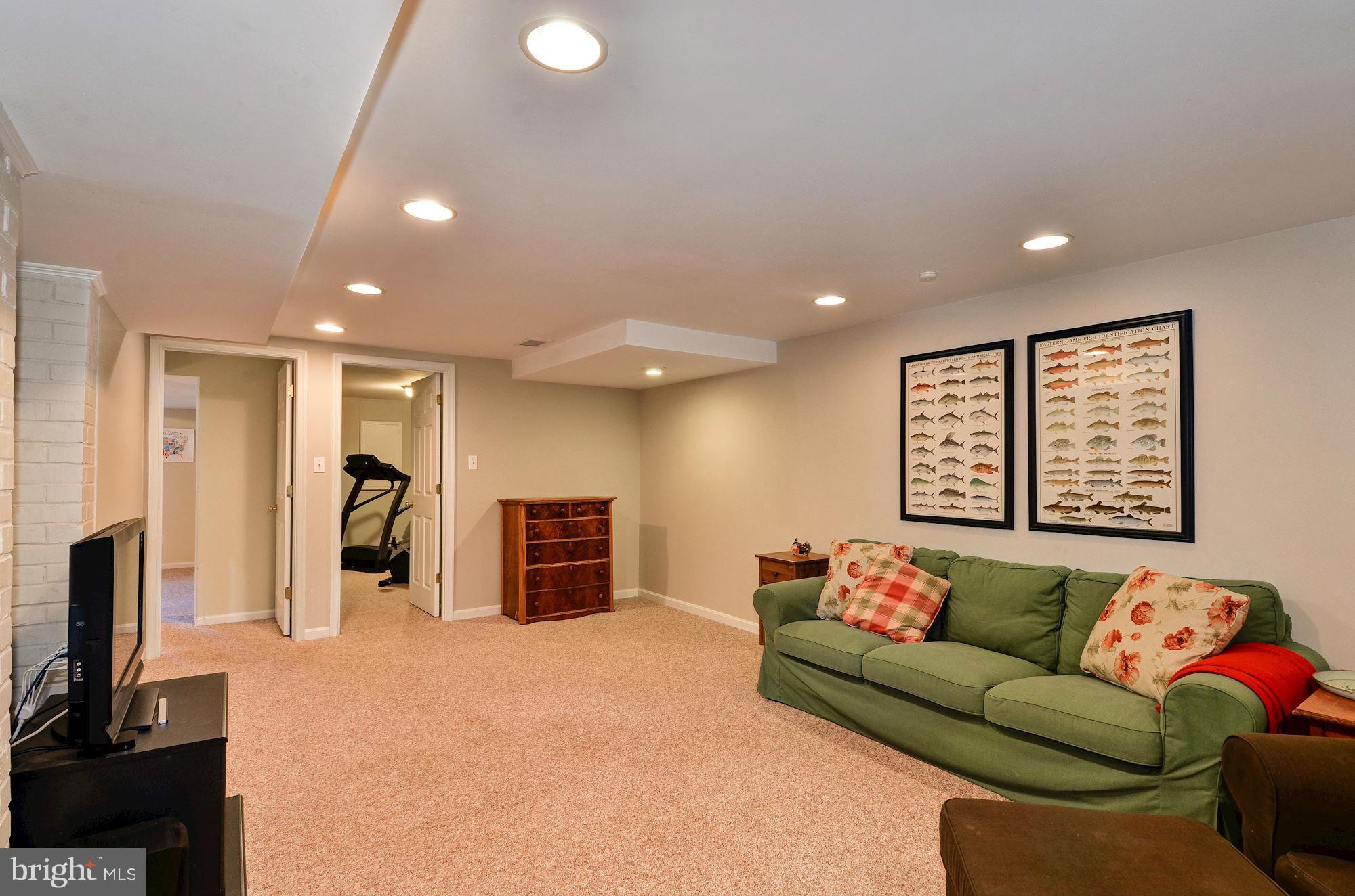 7916 New Market Road Alexandria, VA 22308 - Photo 20 of 30 Family Room