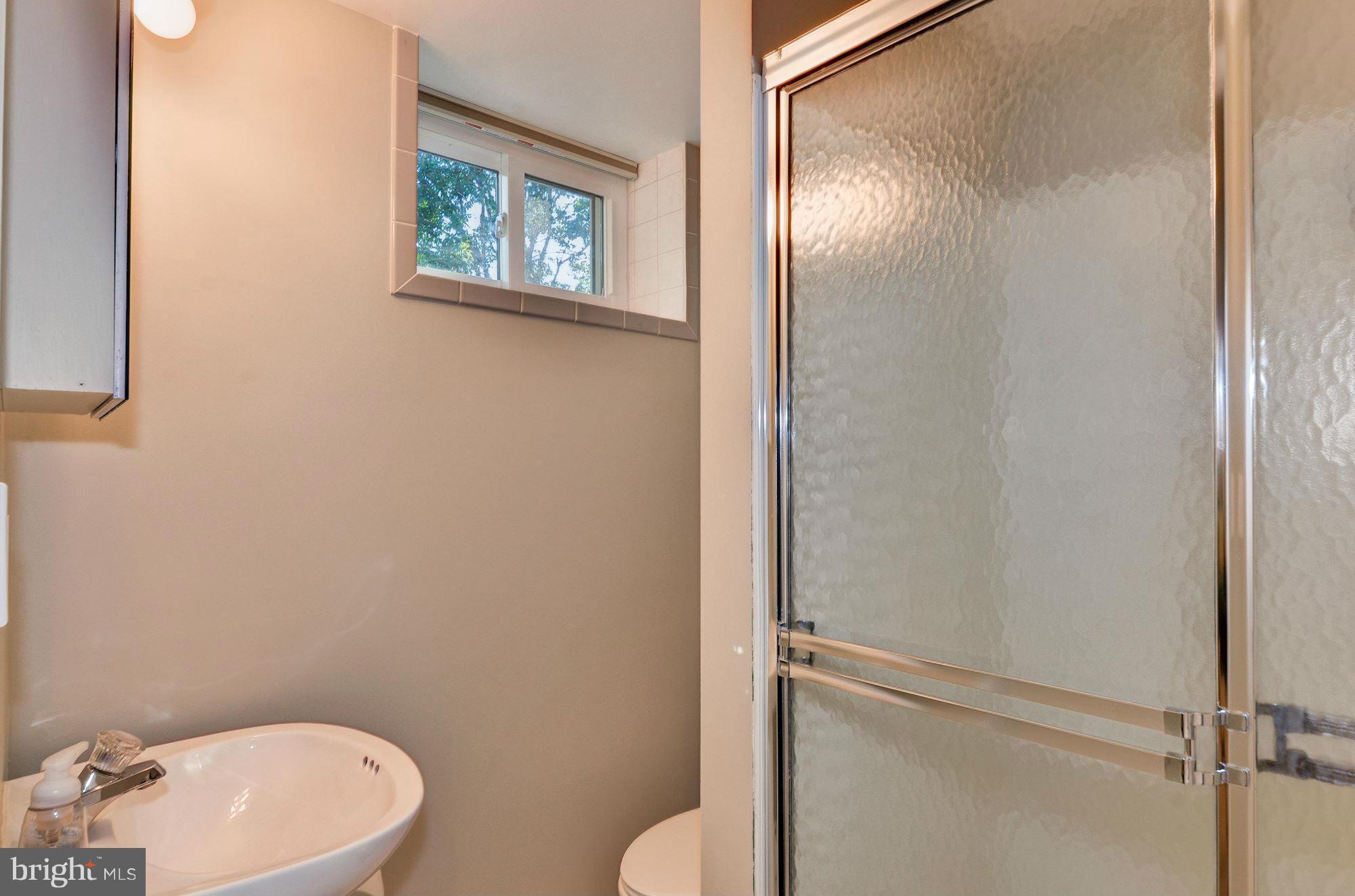 7916 New Market Road Alexandria, VA 22308 - Photo 24 of 30 Bath