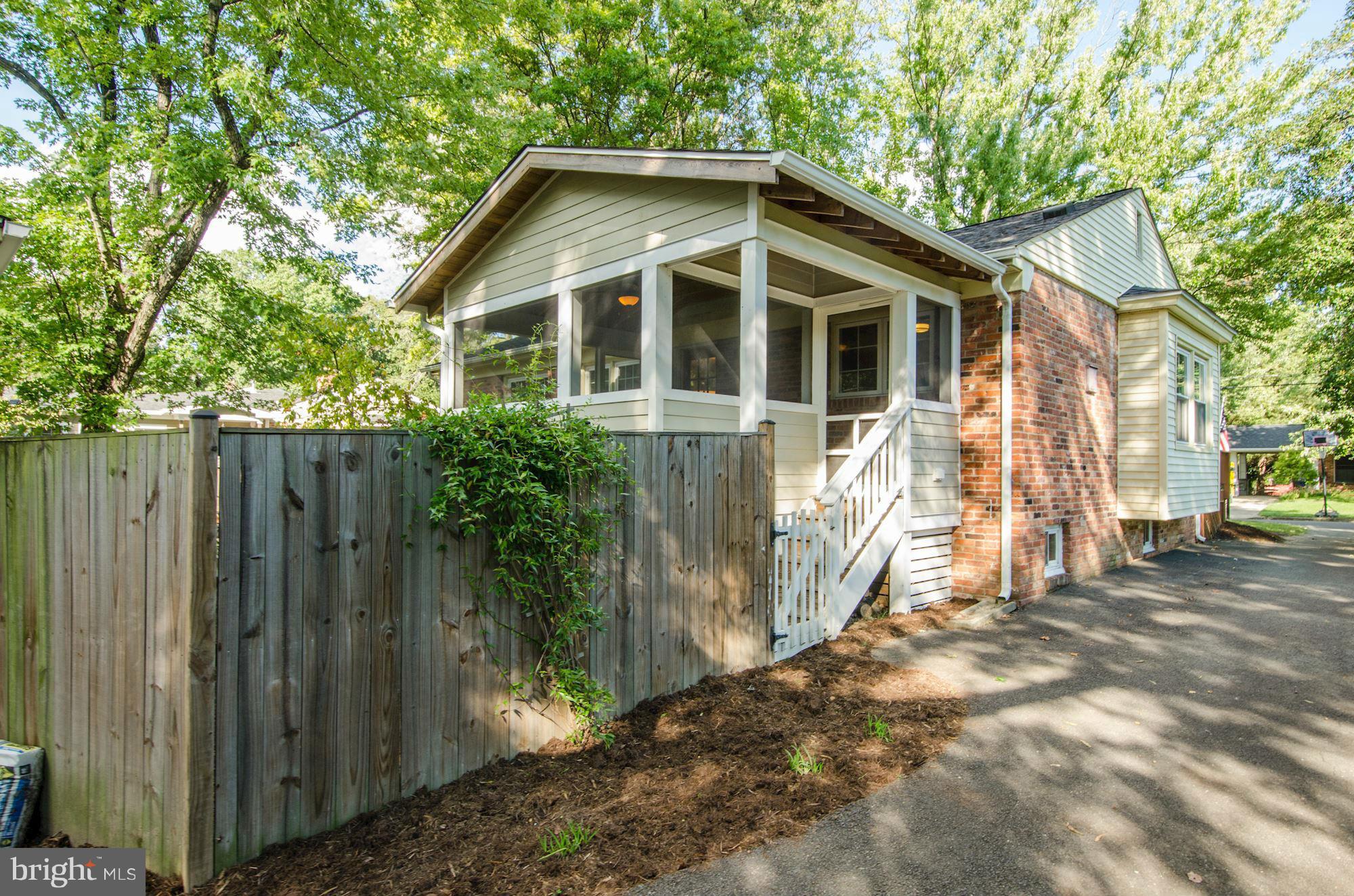 7916 New Market Road Alexandria, VA 22308 - Photo 26 of 30 Exterior (Rear)