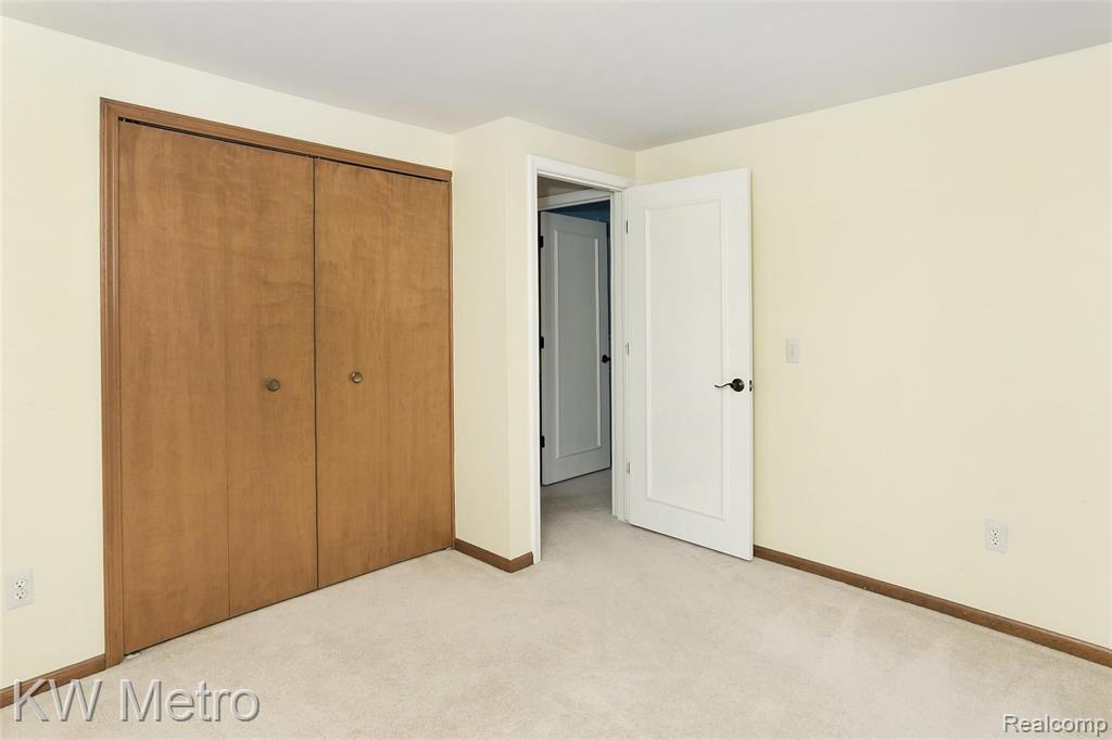 42309 Waterfall Road Northville, MI 48168 - Photo 34 of 58