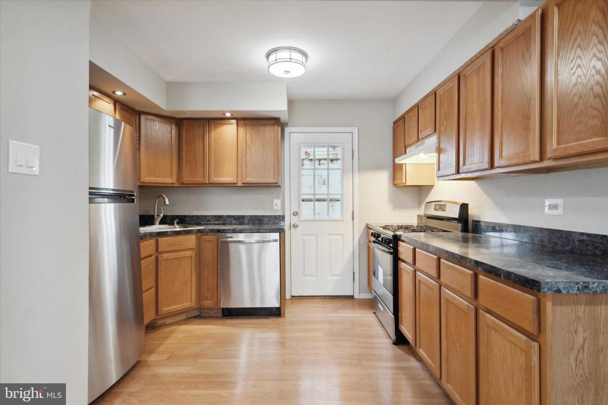 236 Gerritt Street Philadelphia, PA 19147 - Photo 4 of 19