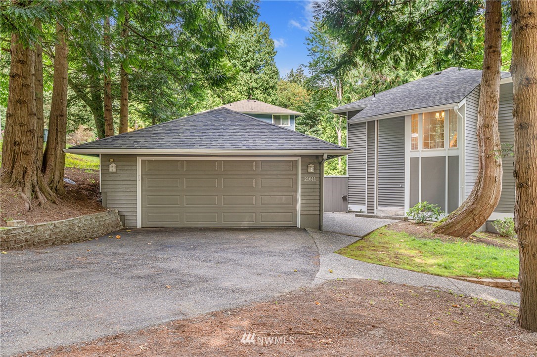 21811 4th Avenue Southeast Bothell, WA 98021 - Photo 3 of 38