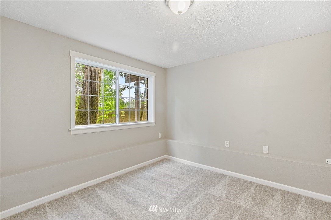 21811 4th Avenue Southeast Bothell, WA 98021 - Photo 25 of 38