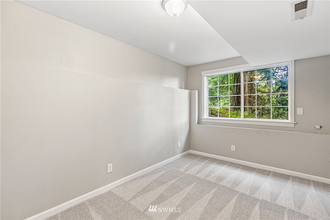 21811 4th Avenue Southeast Bothell, WA 98021 - Photo 26 of 38