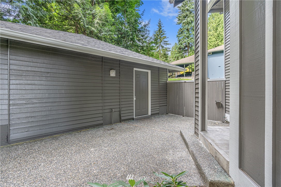 21811 4th Avenue Southeast Bothell, WA 98021 - Photo 4 of 38