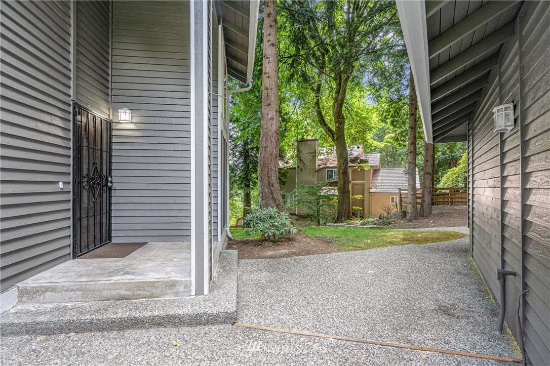 21811 4th Avenue Southeast Bothell, WA 98021 - Photo 5 of 38