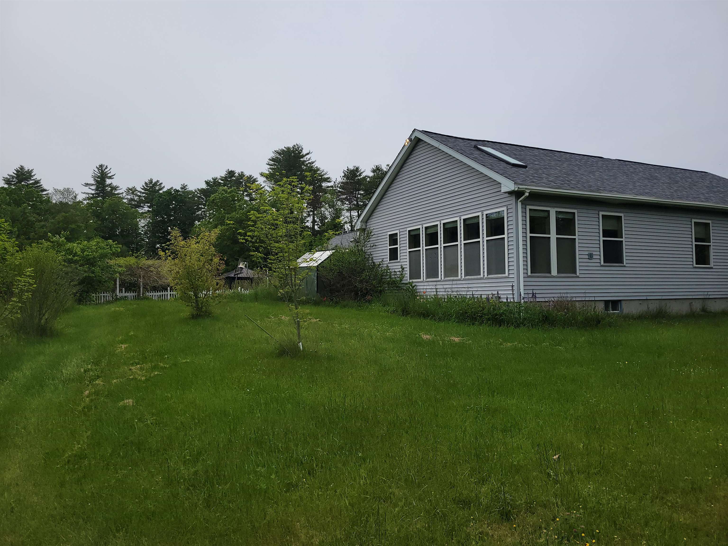 42 Chester Road Raymond, NH 03077 - Photo 4 of 34