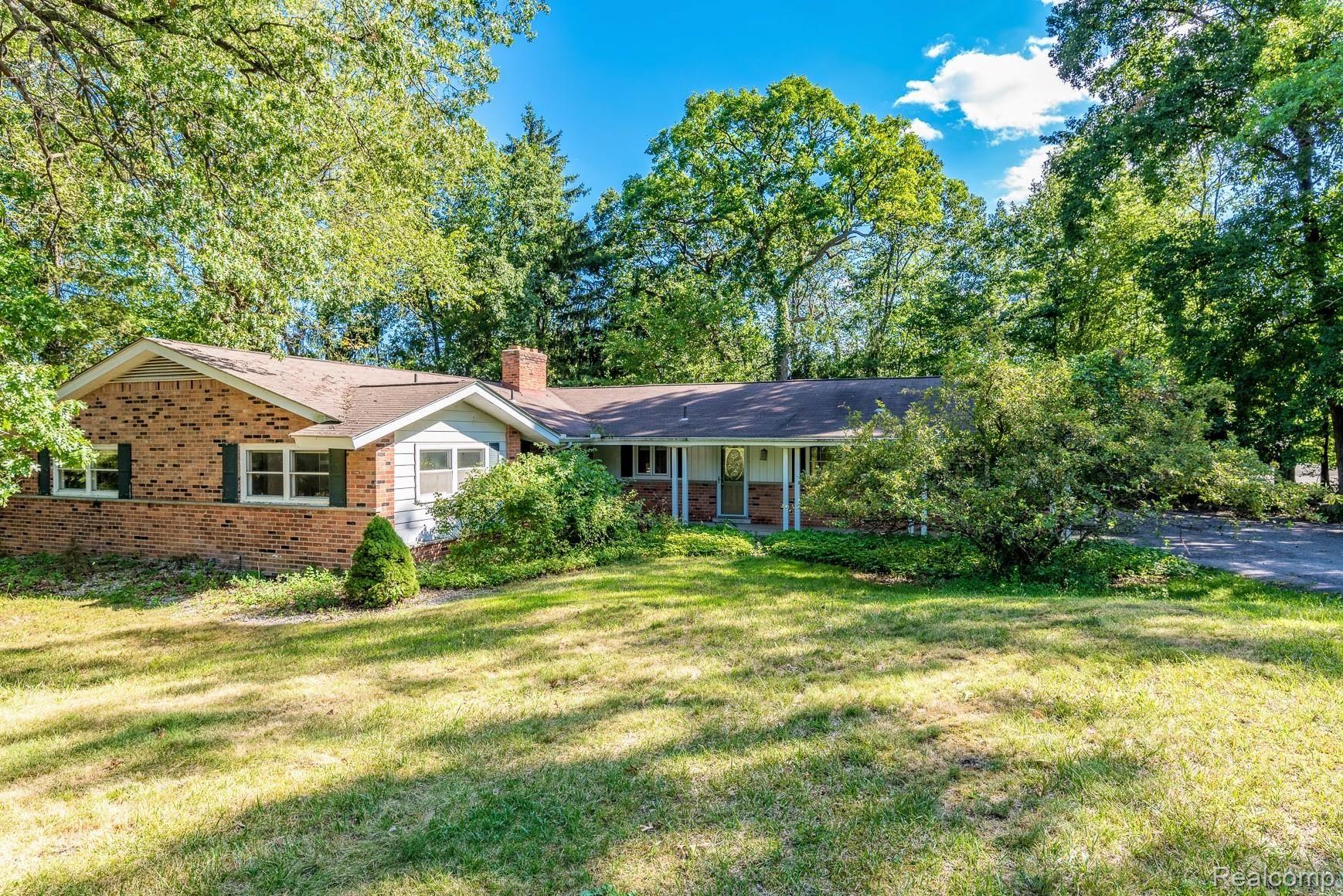 1315 Lone Pine Road Bloomfield Hills, MI 48302 - Photo 7 of 40 DSC_5306.jpg