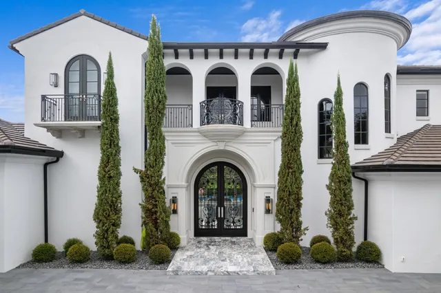 $9,350,000 | 111 Vía Palacio, Palm Beach Gardens, FL 33418