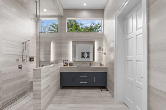 $9,350,000 | 111 VÃa Palacio, Palm Beach Gardens, FL 33418