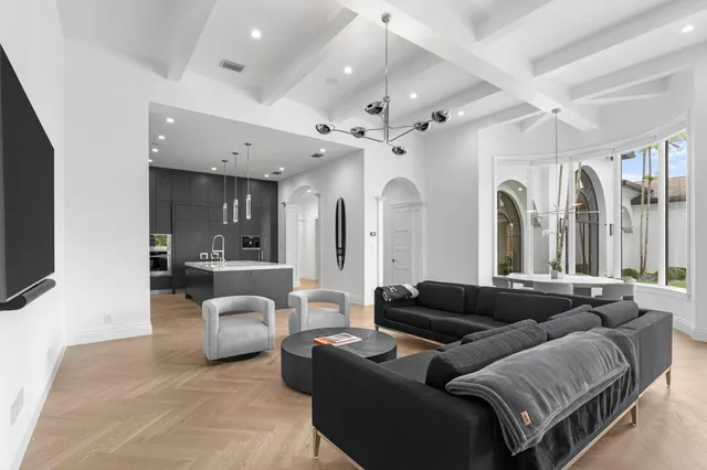 $9,350,000 | 111 VÃa Palacio, Palm Beach Gardens, FL 33418