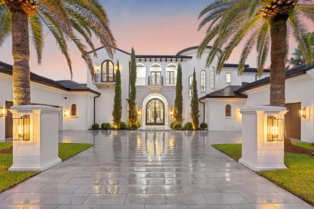 $9,350,000 | 111 VÃa Palacio, Palm Beach Gardens, FL 33418