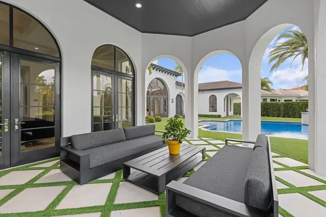 $9,350,000 | 111 VÃa Palacio, Palm Beach Gardens, FL 33418