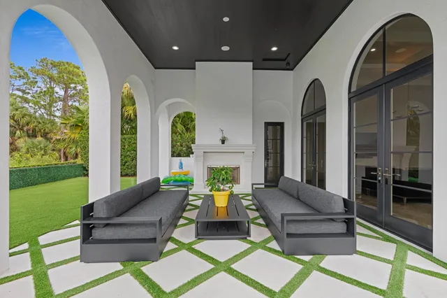 $9,350,000 | 111 VÃa Palacio, Palm Beach Gardens, FL 33418