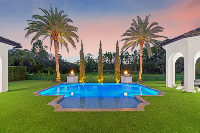 $9,350,000 | 111 VÃa Palacio, Palm Beach Gardens, FL 33418