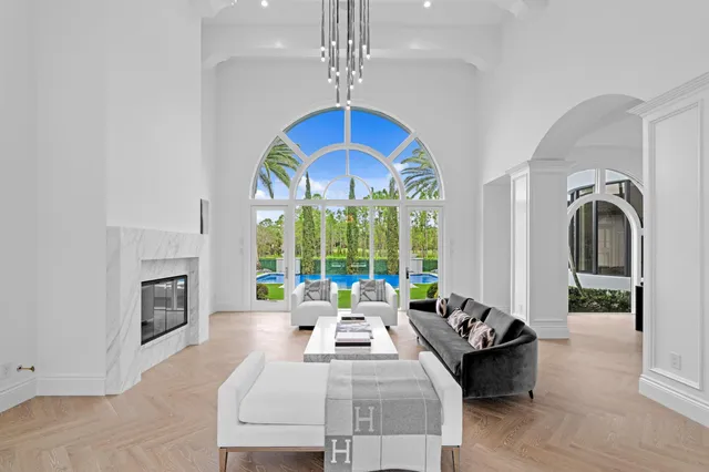 $9,350,000 | 111 VÃa Palacio, Palm Beach Gardens, FL 33418