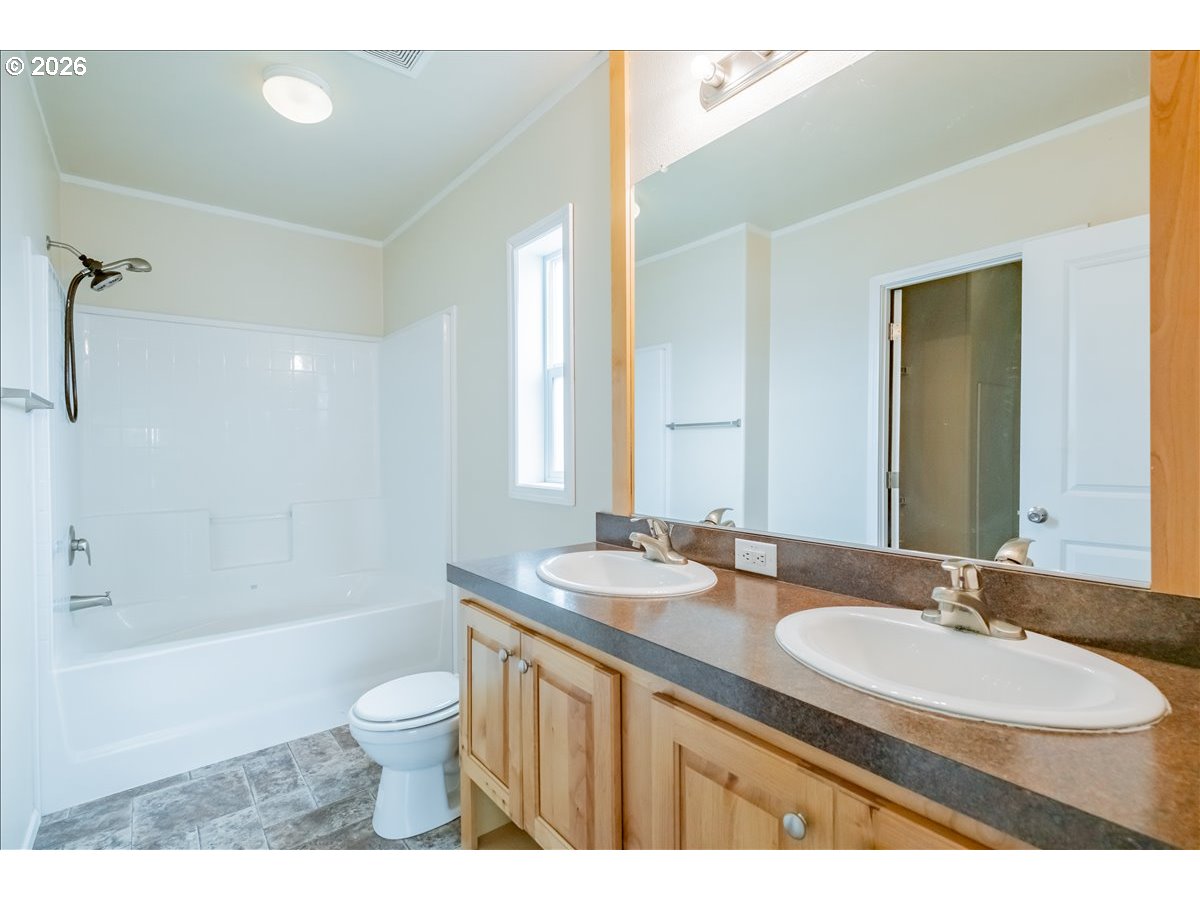 200 Market Street Lebanon, OR 97355 - Photo 15 of 39