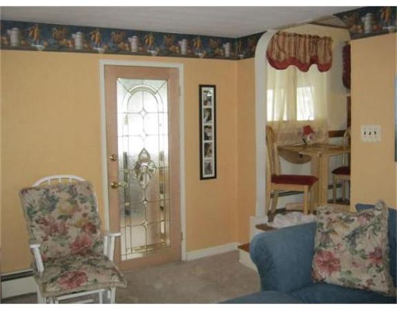 3 Gerry Road Lynnfield, MA 01940 - Photo 4 of 21 Gallery Image 4