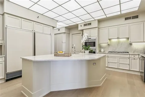 $5,900,000 | 600 Port Of New Orleans Place, Unit 15F, New Orleans, LA 70130