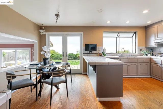 $1,250,000 | 8071 Phaeton Drive, Oakland, CA 94605