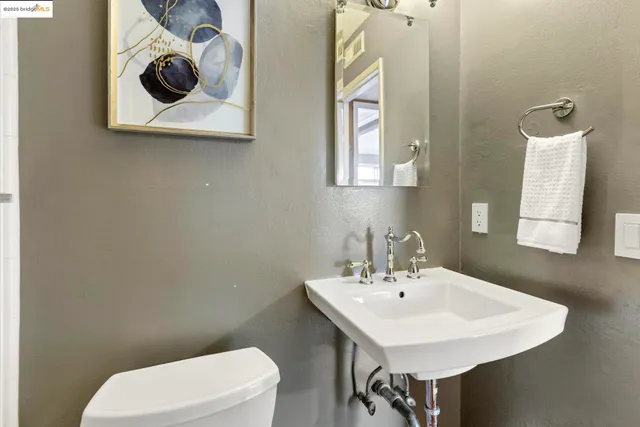 $1,250,000 | 8071 Phaeton Drive, Oakland, CA 94605