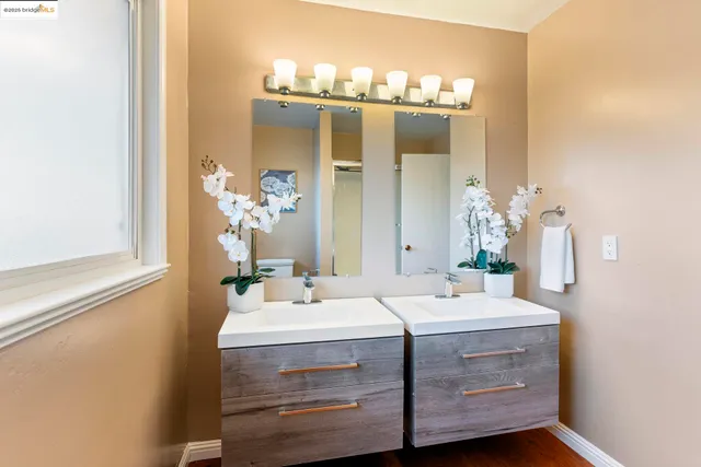 $1,250,000 | 8071 Phaeton Drive, Oakland, CA 94605