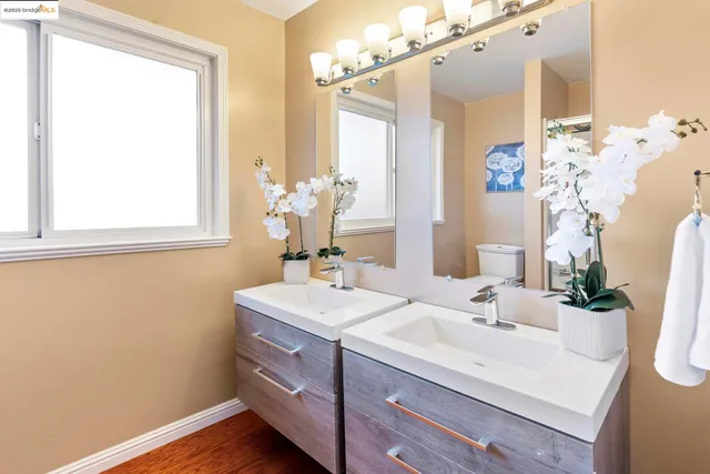 $1,250,000 | 8071 Phaeton Drive, Oakland, CA 94605