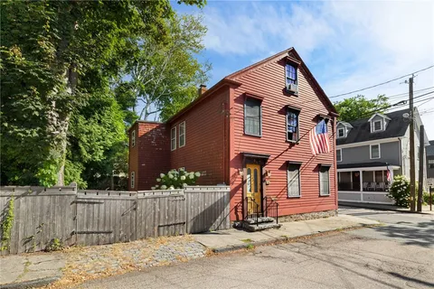 $1,195,000 | 23 Willow Street, Newport, RI 02840