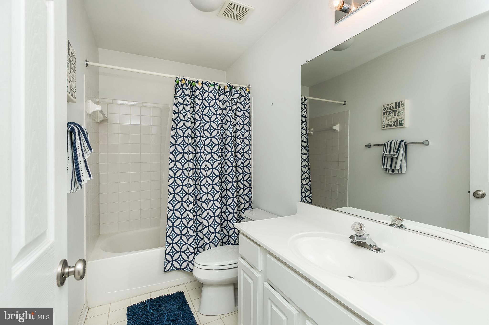 1611 Chapman Road Crofton, MD 21114 - Photo 16 of 29 Upper Level - Hall Bath