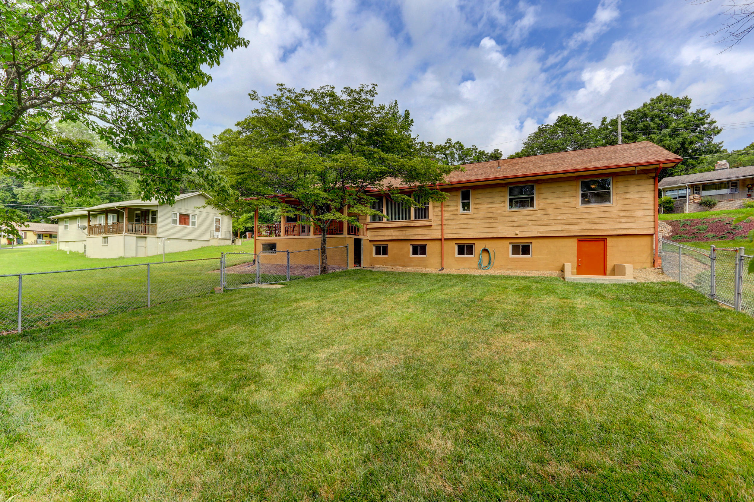 109 Cahill Lane Oak Ridge, TN 37830 - Photo 4 of 25 Positive Perceptions-23