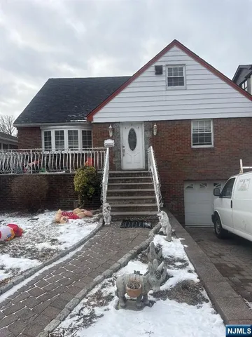 $1,800 | 206 Knox Avenue, Unit 2, Cliffside Park, NJ 07010