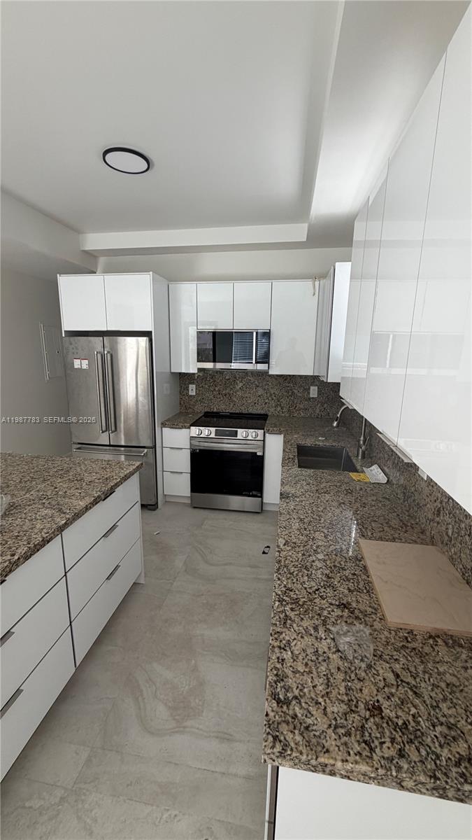 102 Southwest Sw Place Miami, FL 33157 - Photo 2 of 21 Photo 2