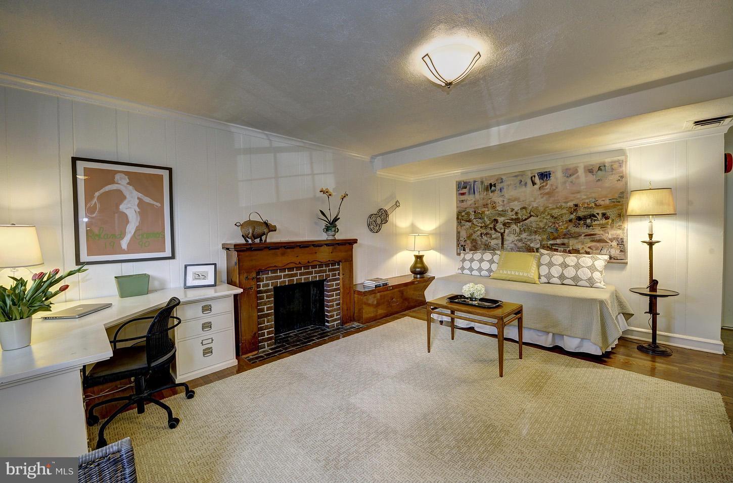 2123 Tunlaw Road Northwest Washington, DC 20007 - Photo 13 of 17 Family Room
