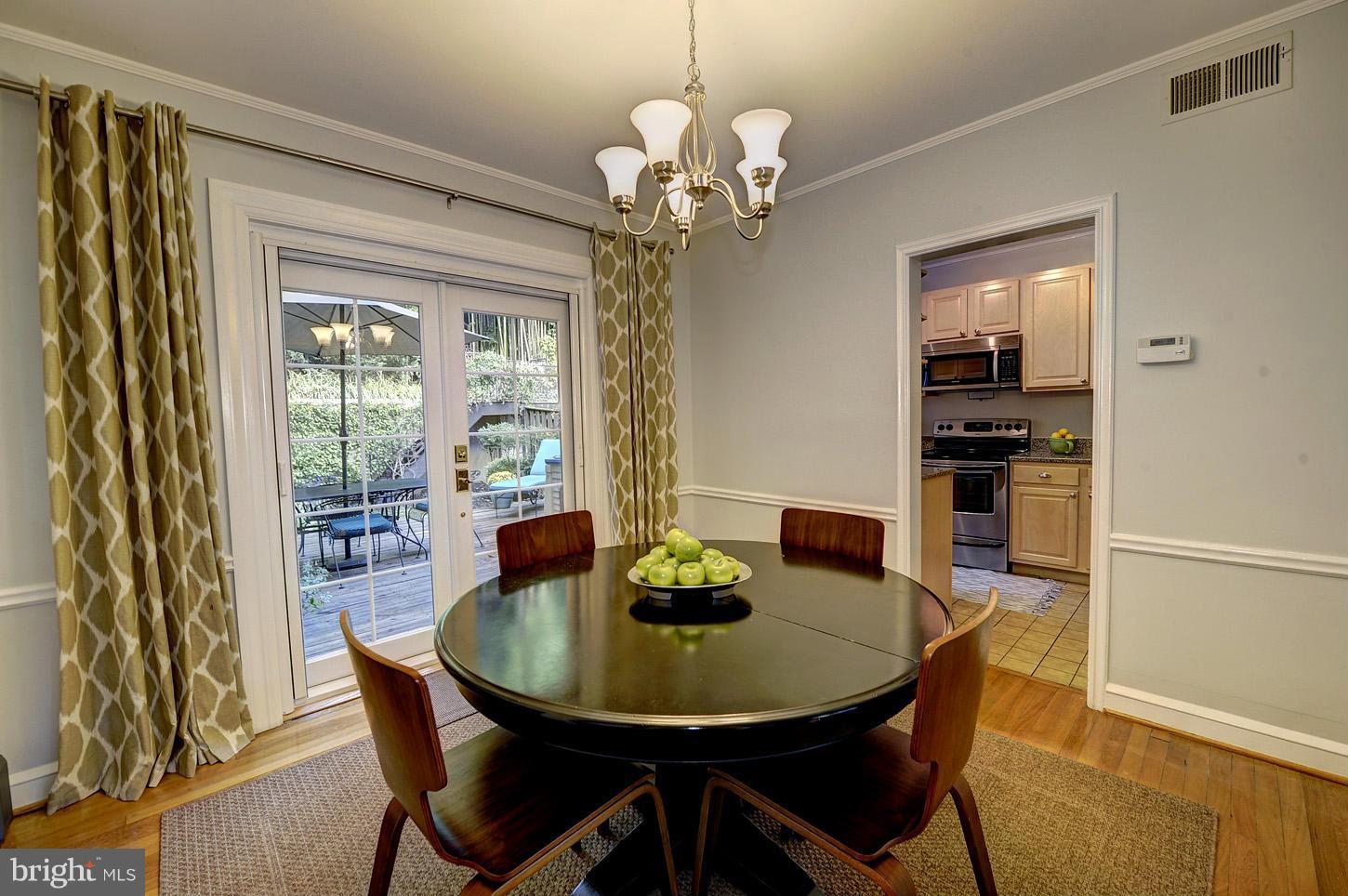 2123 Tunlaw Road Northwest Washington, DC 20007 - Photo 4 of 17 Dining Room
