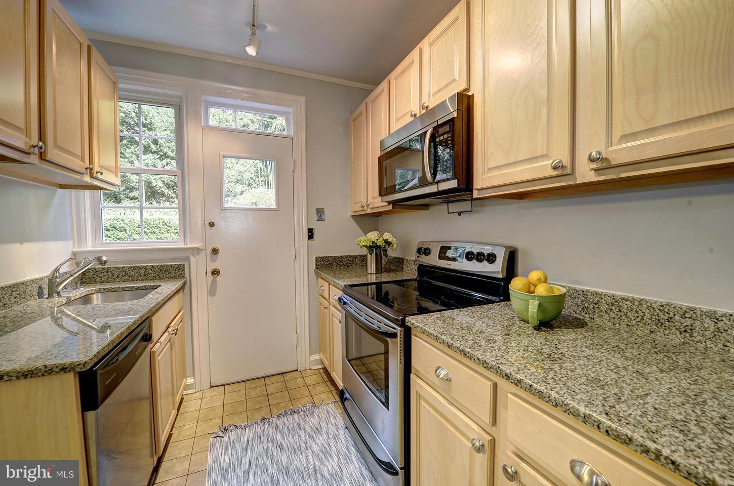 2123 Tunlaw Road Northwest Washington, DC 20007 - Photo 7 of 17 Kitchen