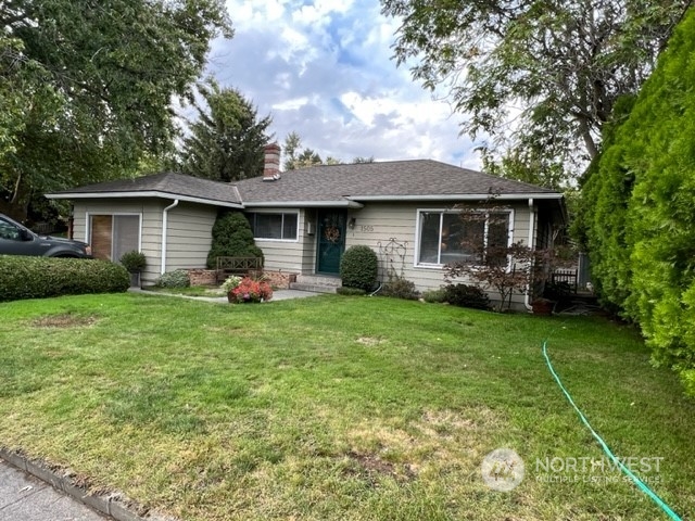 1505 J Street Walla Walla, WA 99362 - Photo 11 of 11 a front view of house with yard and green space