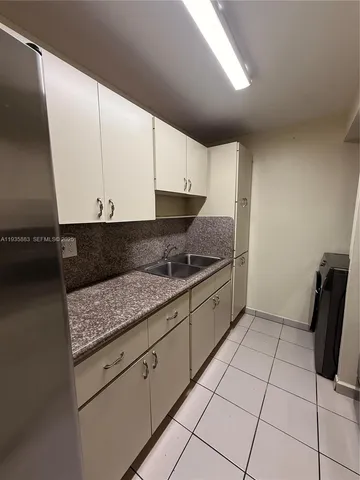 $2,300 | 5033 Northwest 7th Street, Unit 408, Miami, FL 33126