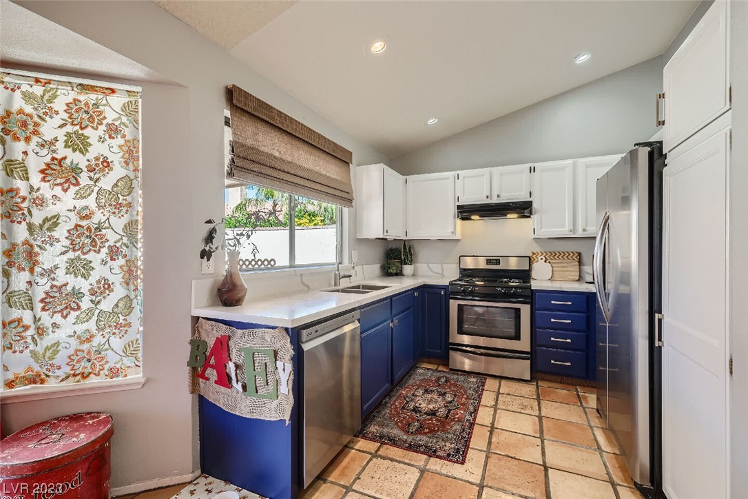 367 Rushing Creek Court Henderson, NV 89014 - Photo 5 of 11 Gallery Image 5