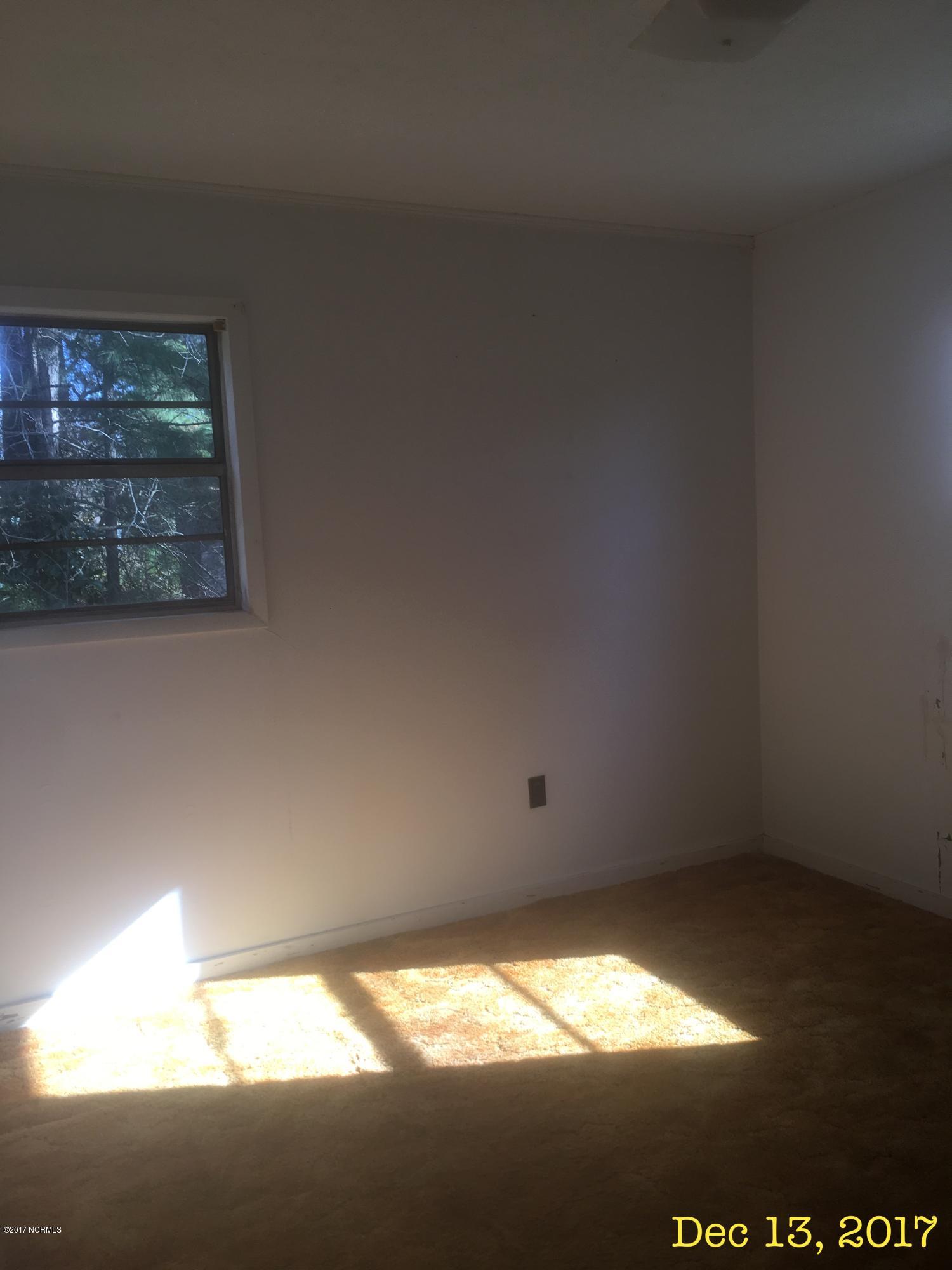 1511 Register Road Rose Hill, NC 28458 - Photo 6 of 16 pics register cleaqned out 047